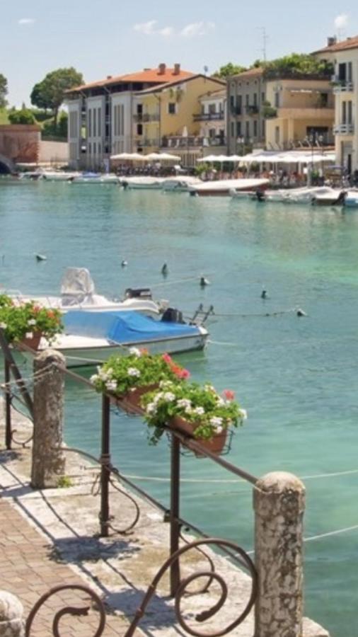 Al Numero 13 - Zona Clinica Pederzoli Peschiera del Garda Exterior foto